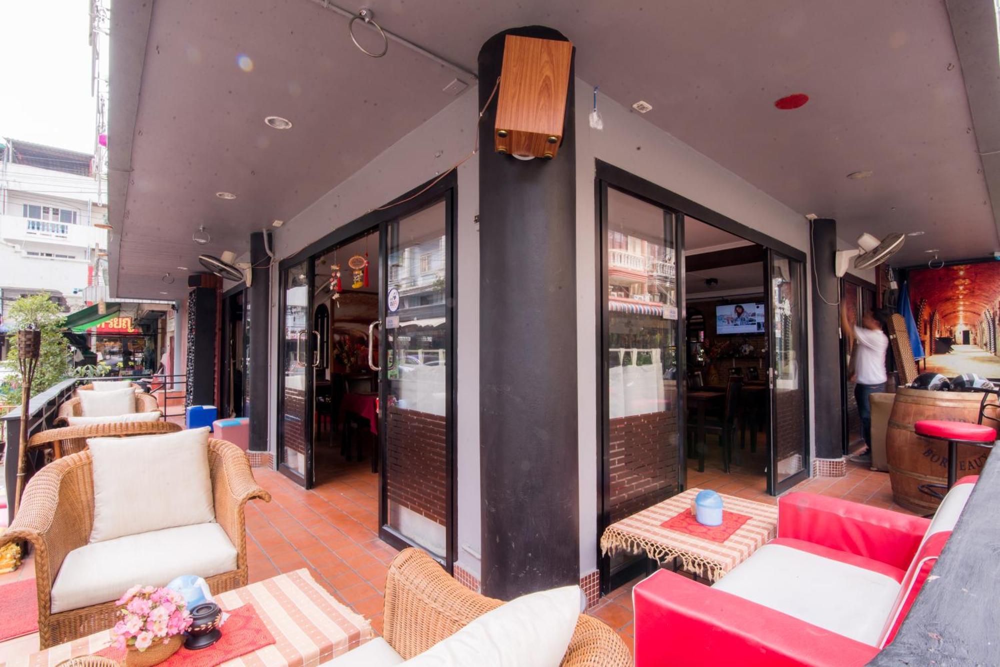 De Apartment Pattaya Dış mekan fotoğraf